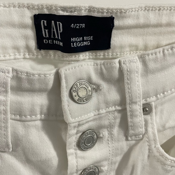 GAP White Distressed Jeans - Picture 4 of 4